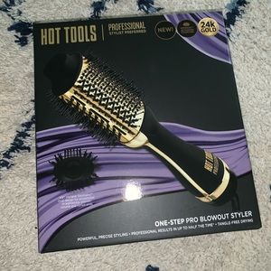 Hot Tools Professional blowout brush UNOPENED